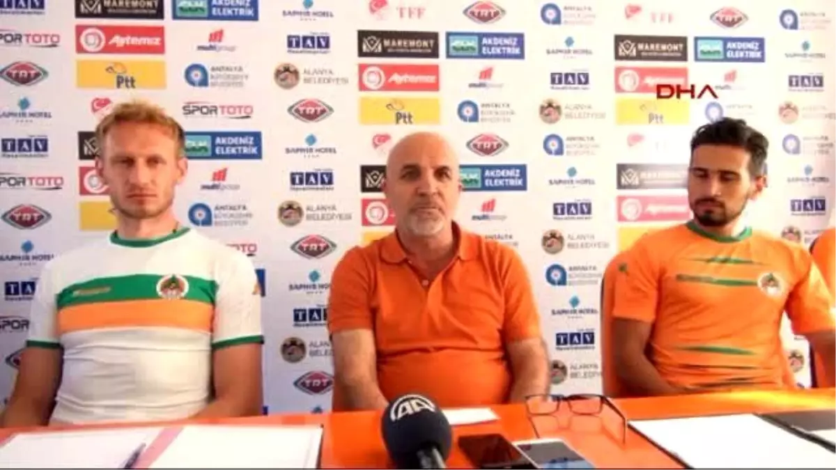 Alanyaspor\'da İki İmza Birden