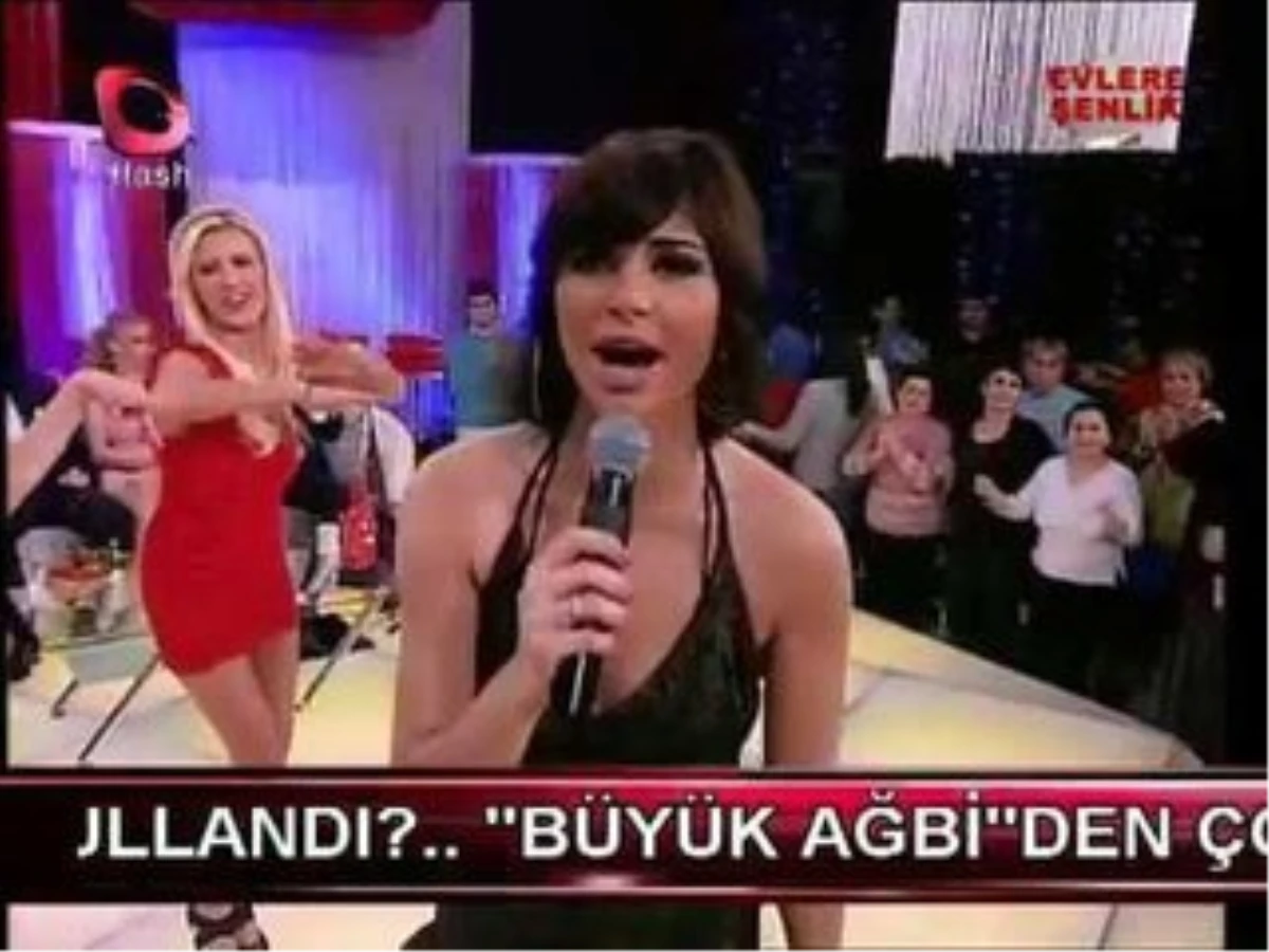 Ankaralı Yasemin - Öptür Yanaklarını