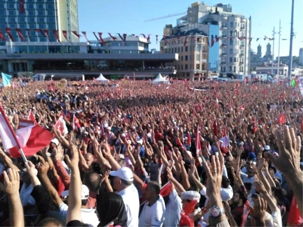 Başkan Kazım Kurt: "Kitlelerin Ortak Talebi Darbesiz Bir Türkiye\'dir"