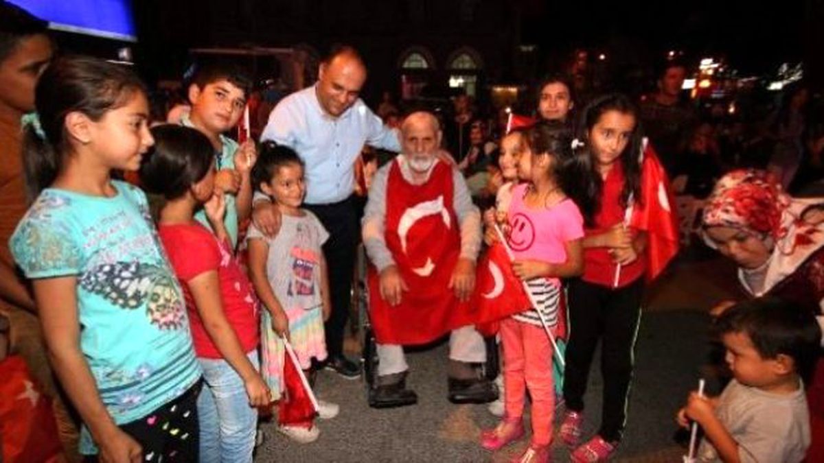 Beyşehir\'de Demokrasi Nöbeti Devam Ediyor