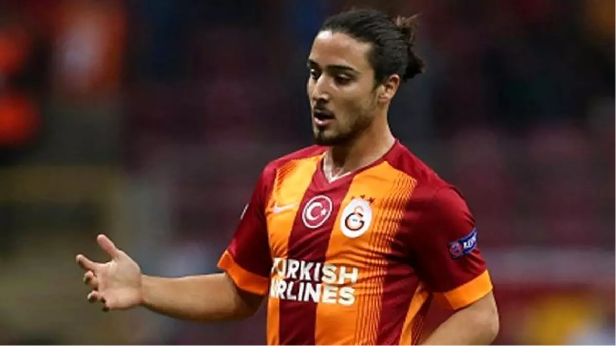 Galatasaray\'da 3 Futbolcunun Sözleşmeleri Sıkıntıya Soktu