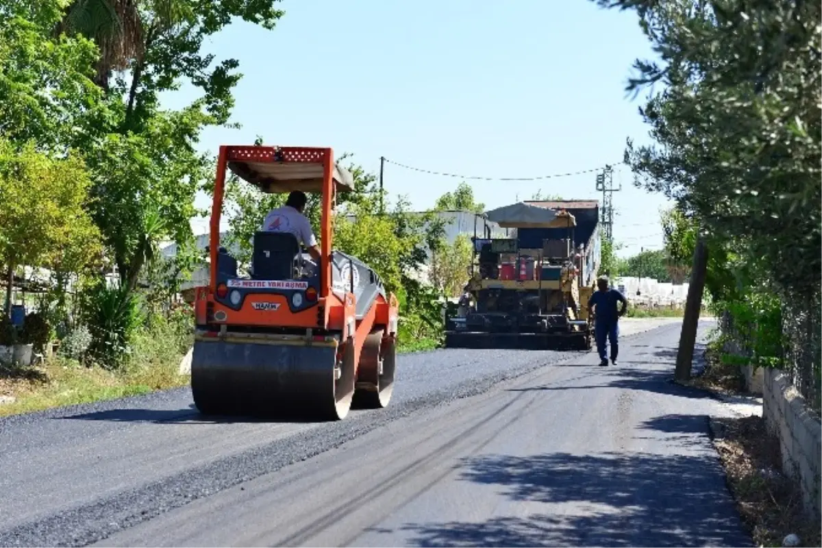 Göller Caddesi\'ne 300 Ton Asfalt