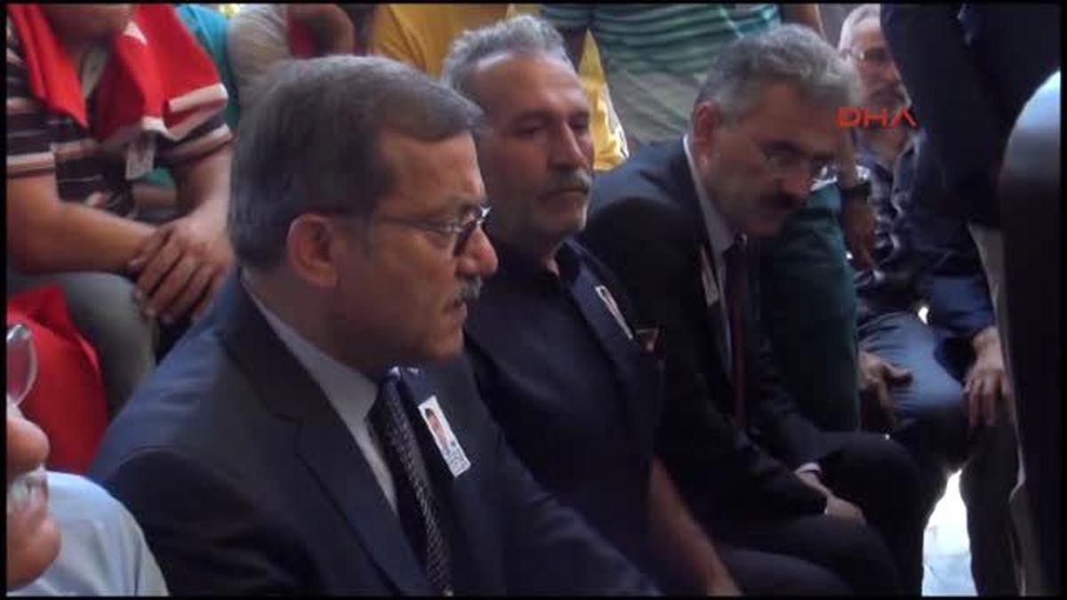 İzmir Şehidini Uğurladı