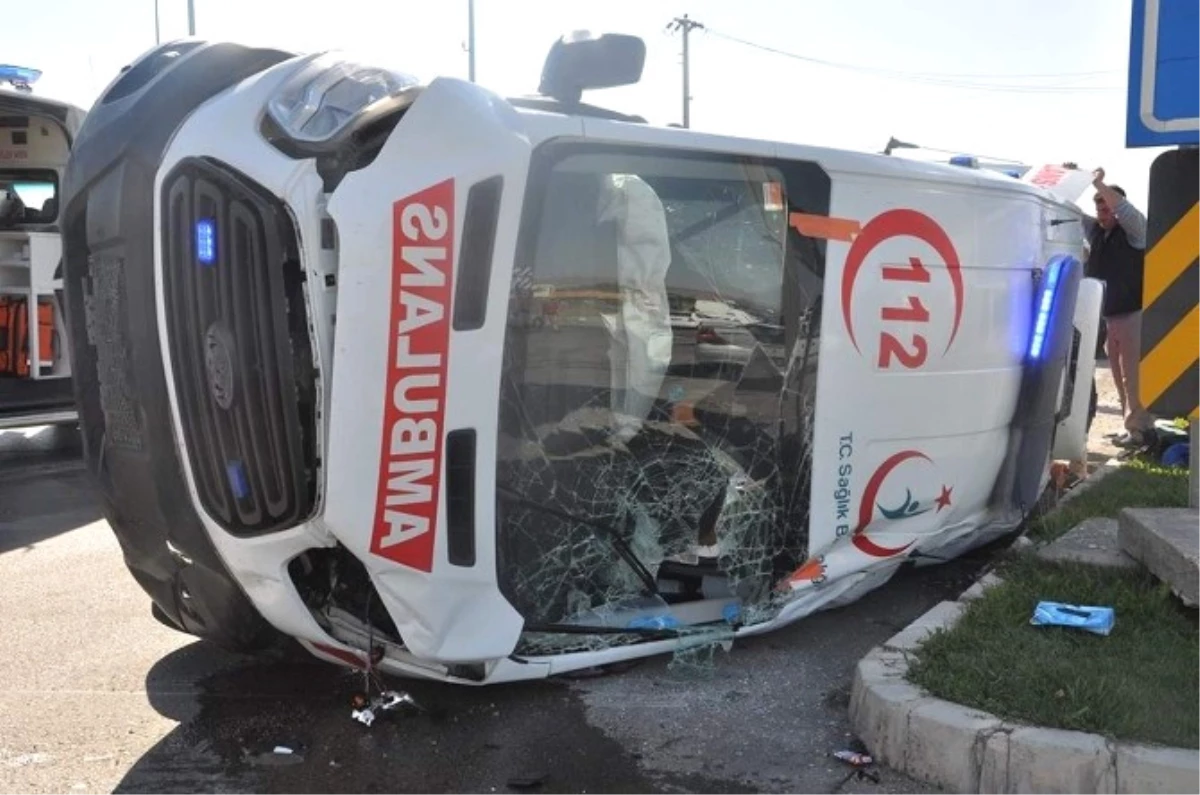 Kaza Yaparak Devrilen Ambulanstan "Kör Talih" Çıktı