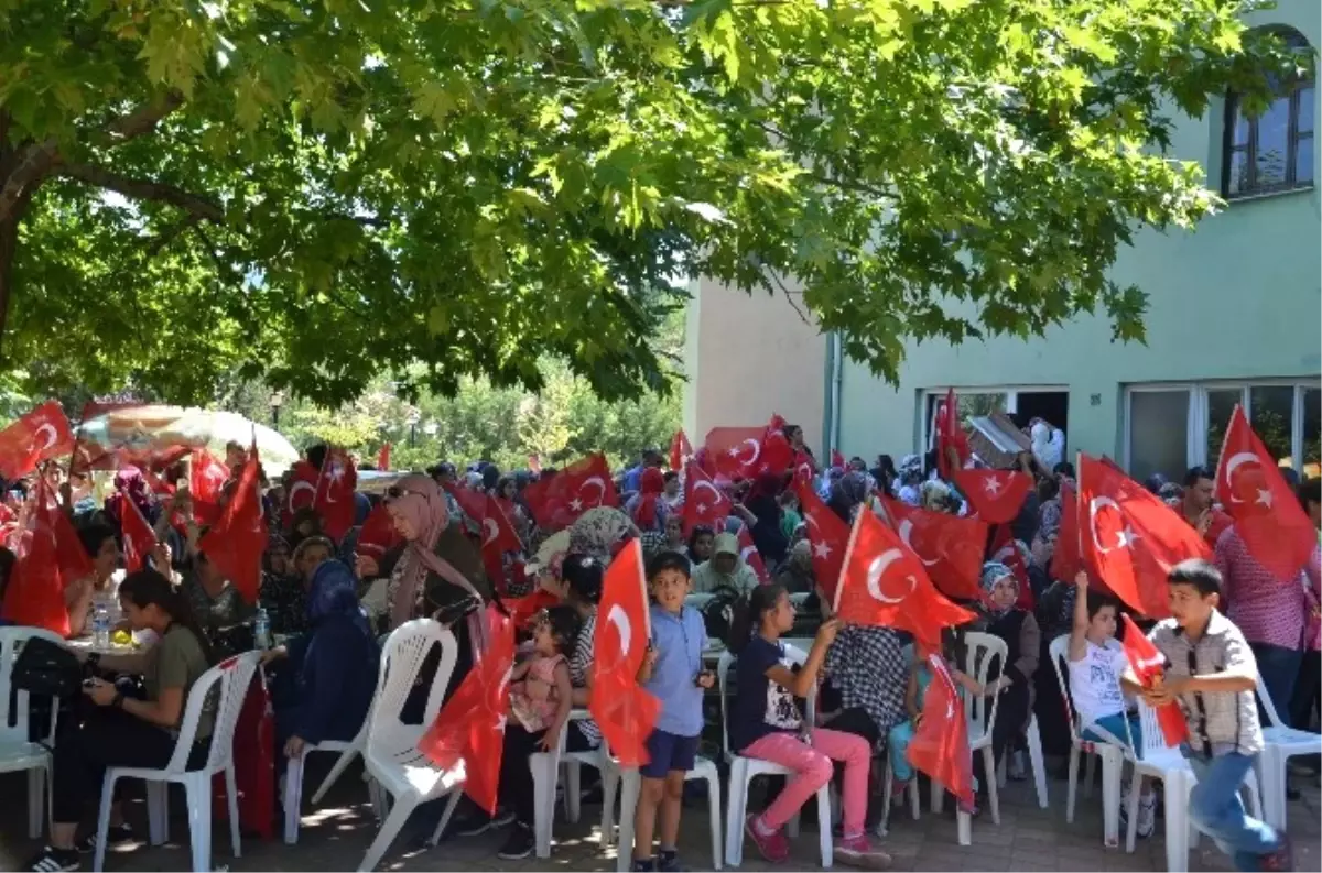 Köy Şenliğinde Darbecilere Tepki