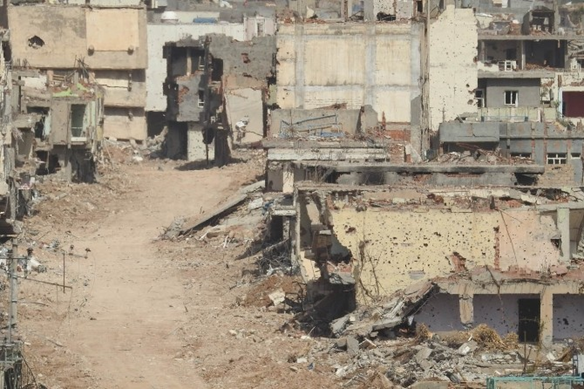 Nusaybin\'de 3 Bin Bina Yakıldı