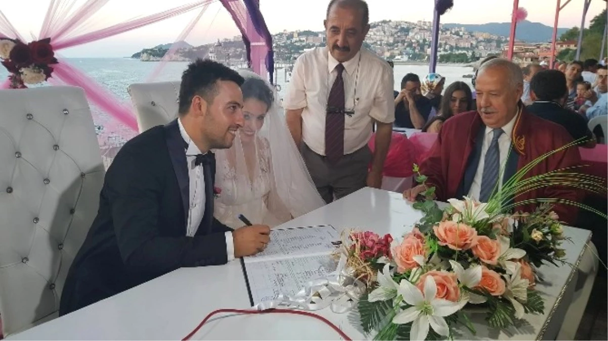 Orçun-Elif Çiftinin Nikahını Akdemir Kıydı