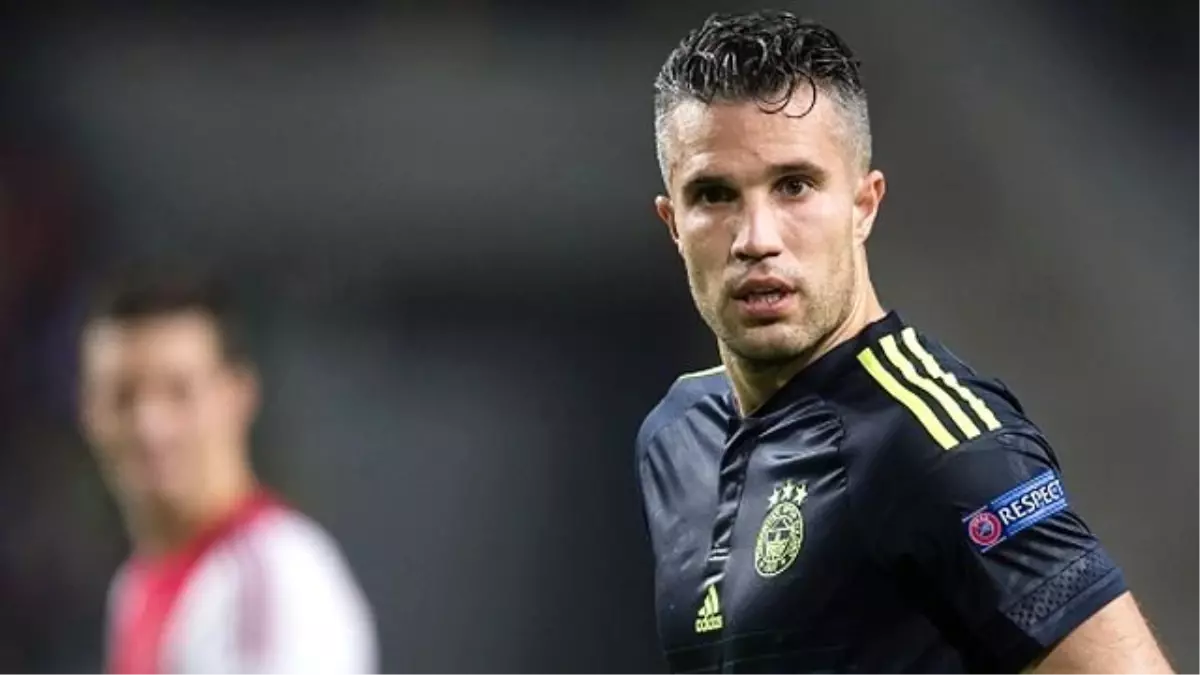 PSG, Robin van Persie İçin Israrcı