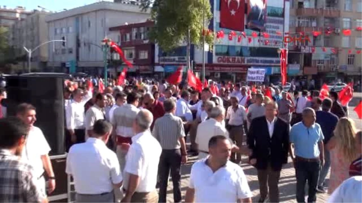 Tarsus\'ta Fetö Terör Örgütü\'nün Darbe Girişimi, Gülen Maketi Yakılarak Protesto Edildi