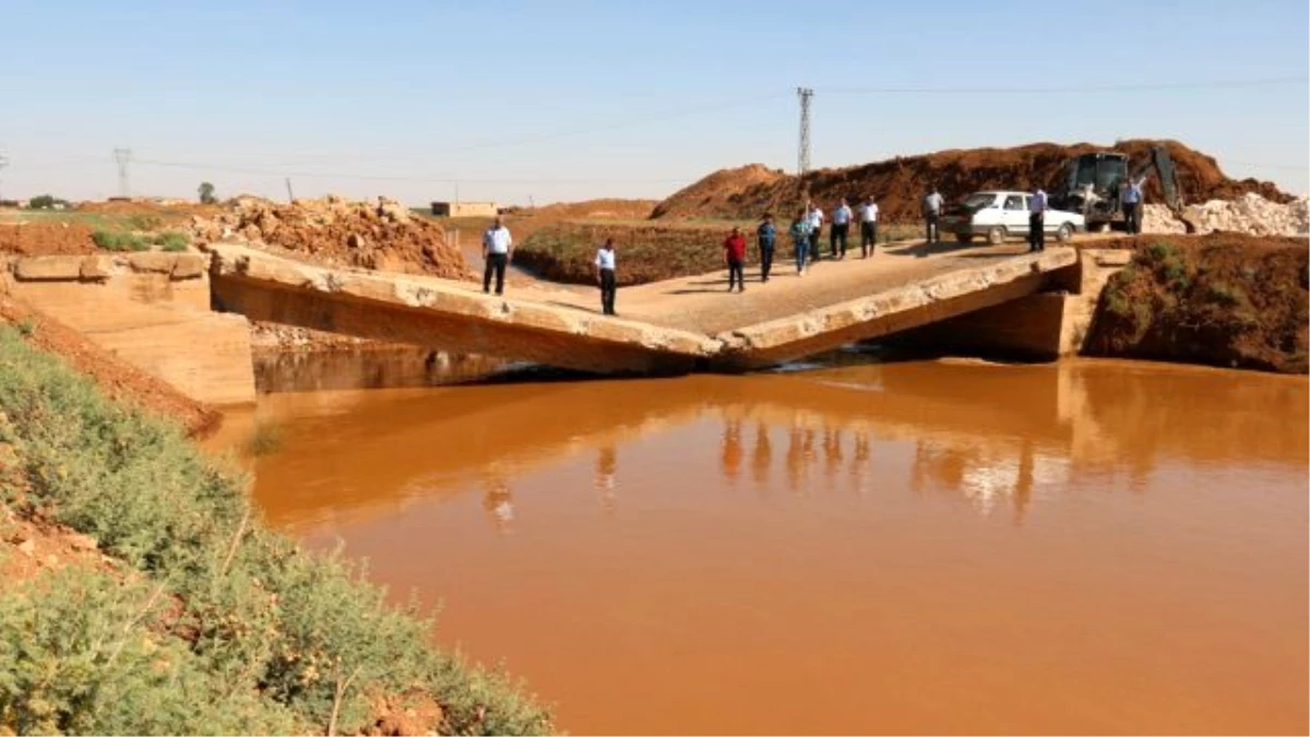 Tehlike Arz Eden Köprü Güvenlik Önlemleri Alınarak Yıkıldı