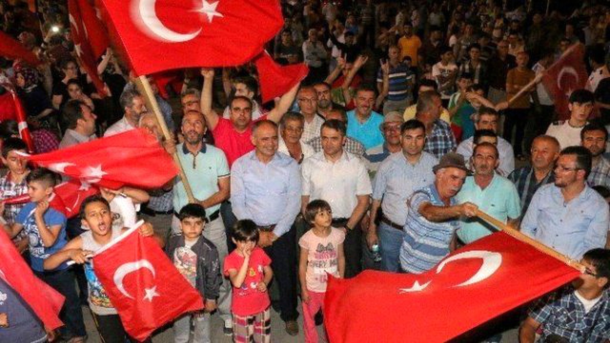 Yahyalılılar Meydanları Bırakmıyor