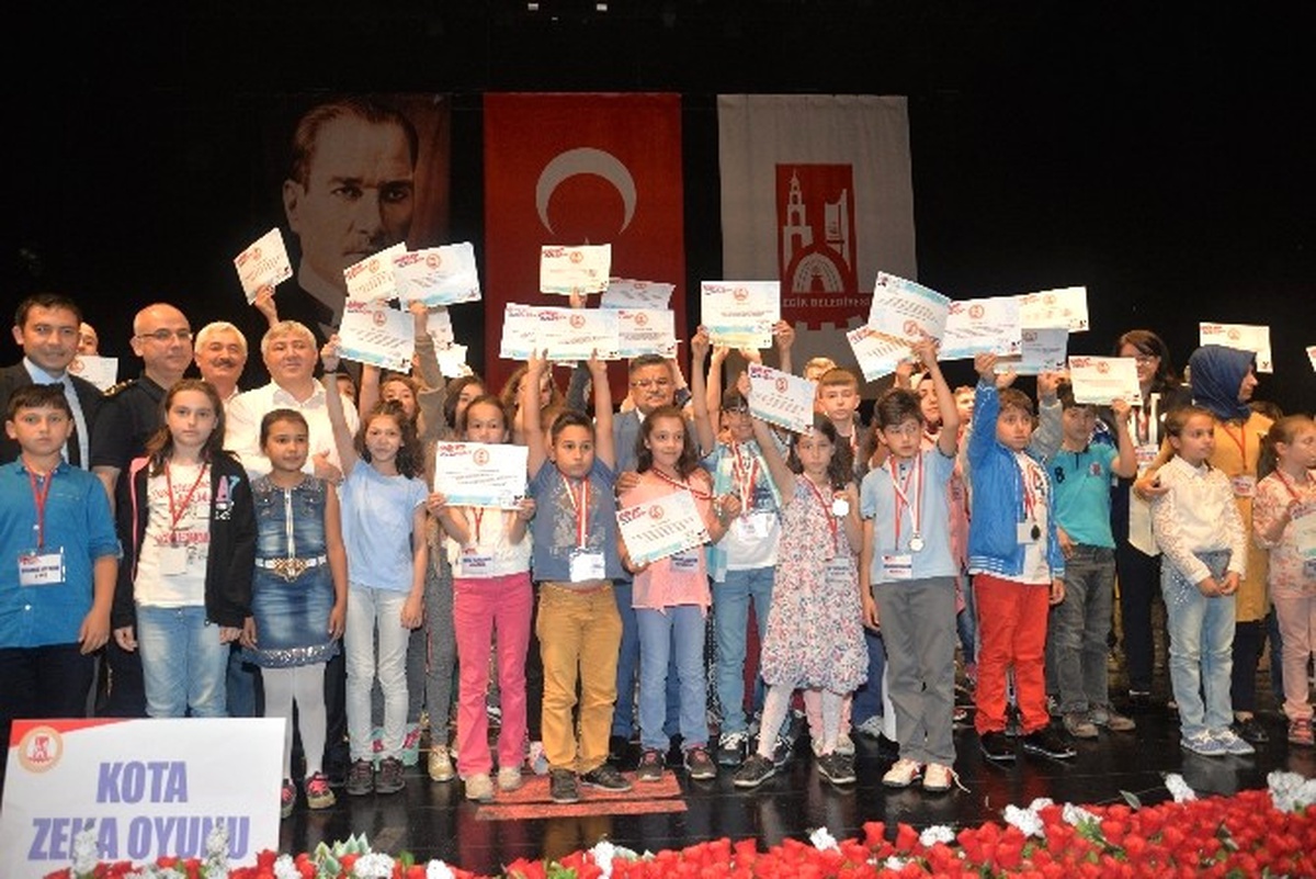 Akıllıyım Çünkü Teknoloji Bağımlısı Değilim" Projesi Yaz Kursları Başladı
