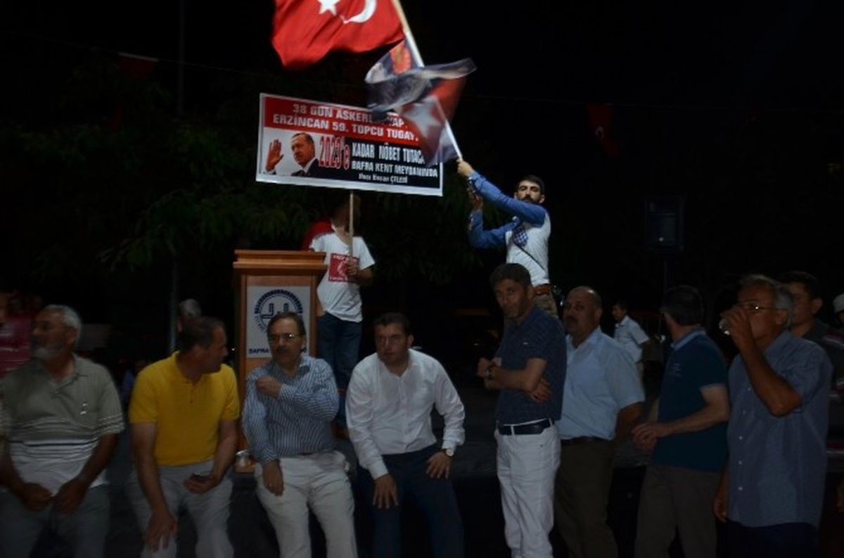 Bafralılar Demokrasi Nöbetinde