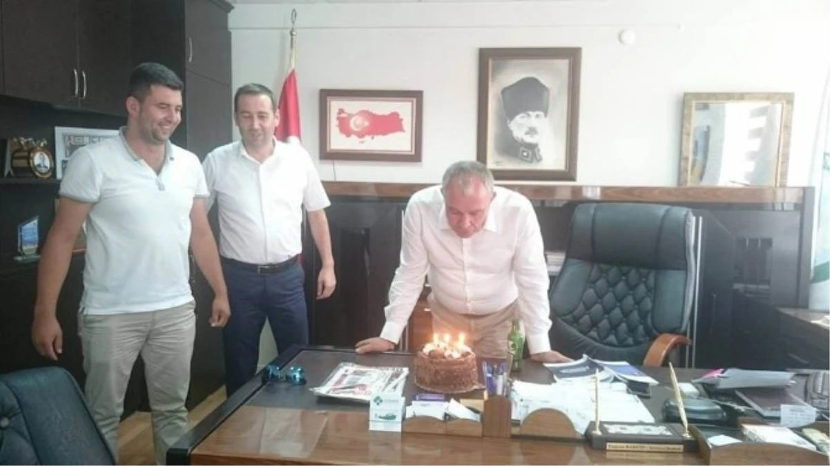 Belediye Başkanına Doğum Günü Sürprizi
