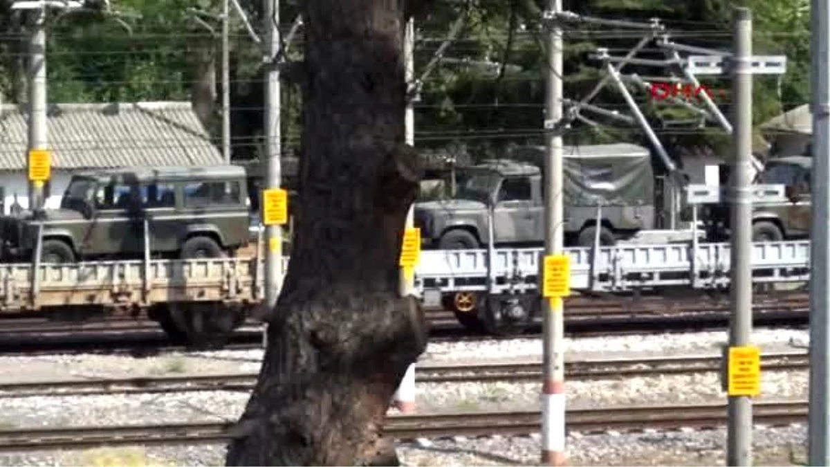 Bilecik - Askeri Araç ve Mühimmat Yüklü Tren 10 Gündür Bilecik Garı\'nda Bekliyor