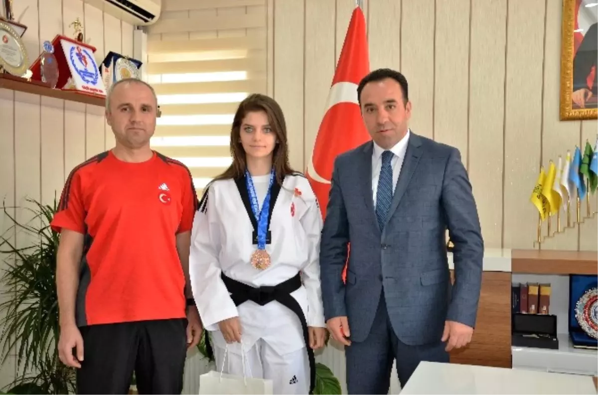 Bilecikli Taekwondocudan Büyük Başarı