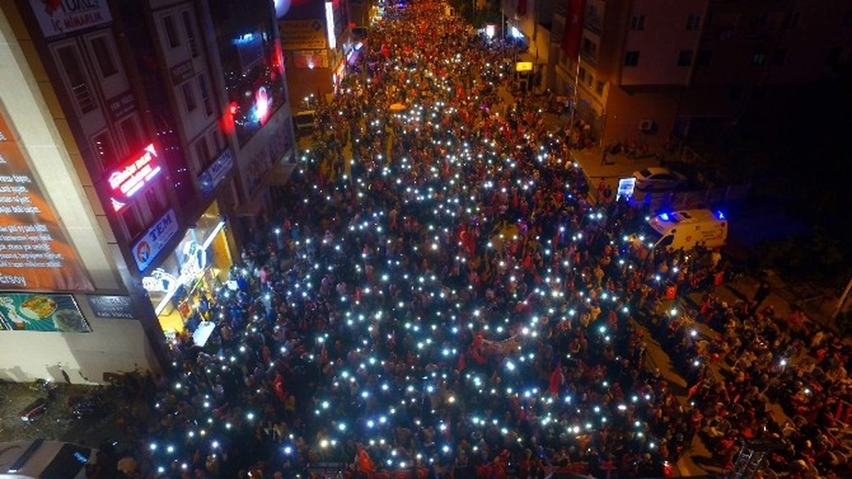 Demokrasi Nöbeti, Tek Yürek Halinde Devam Ediyor