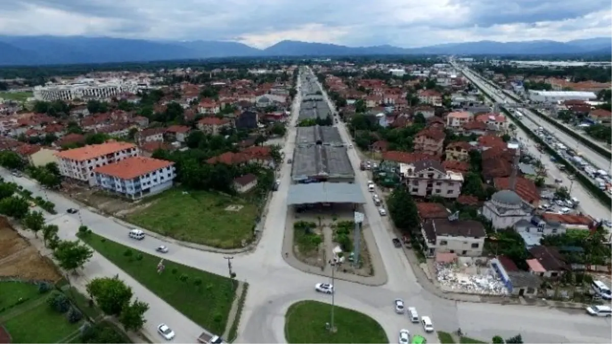 Düzce\'de Pazaryeri Kavşağı Yeniden Düzenlenecek