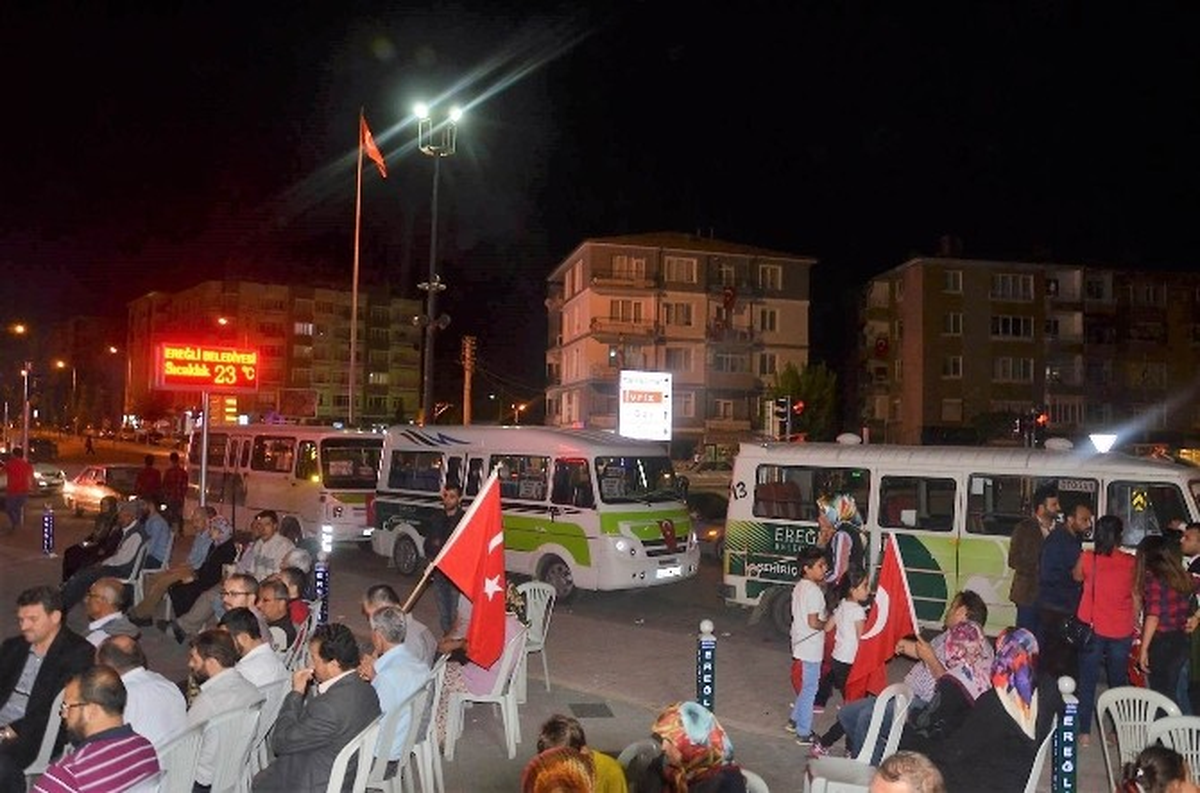 Ereğli\'de Demokrasi Nöbetinde Ücretsiz Servis Hizmeti