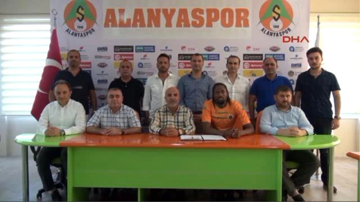 Eski Fenerbahçeli Abdoulaye Ba Alanyaspor\'da