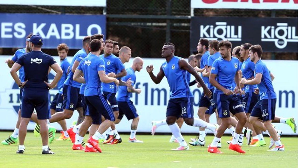 Fenerbahçe\'de Monaco Maçı Öncesinde Sıkıntılar Göze Çarpıyor