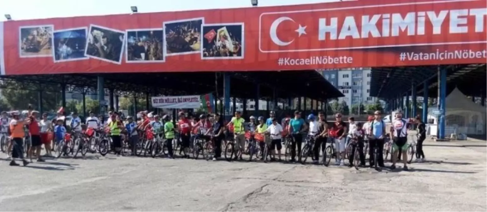 İzmit\'te Pedallar Milli İrade İçin Çevrildi