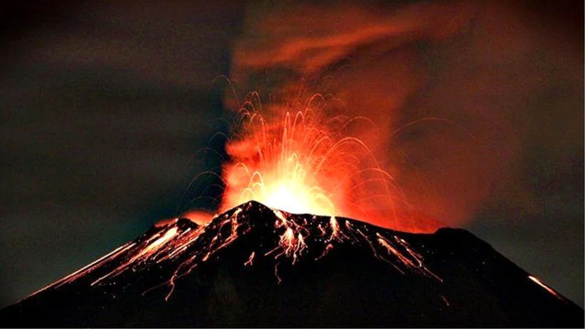Japonya\'da Sakurajima Yanardağı Faaliyete Geçti
