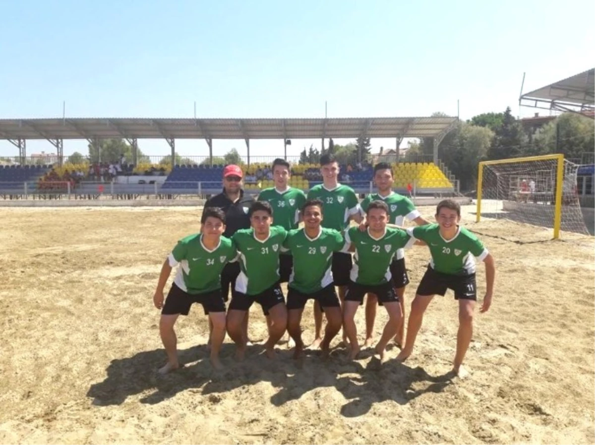 Manisa Bbsk U17 Takımı Plaj Futbolunda Şampiyon Oldu