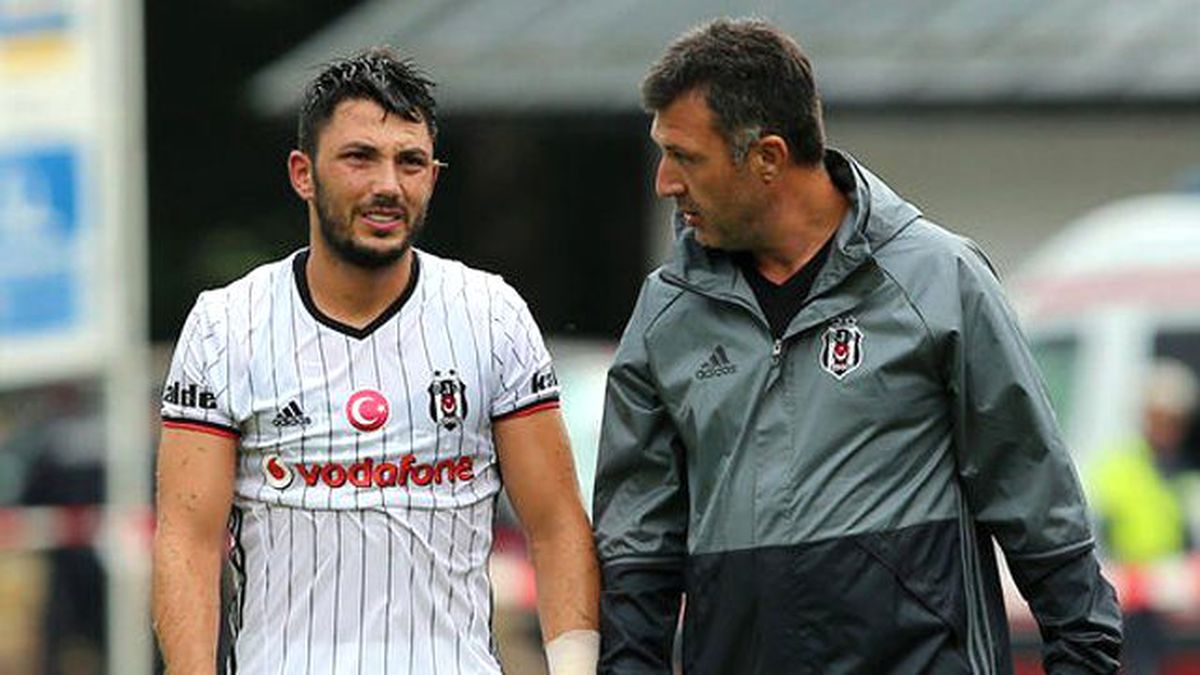 Sol El Bilek Kemiği Kırılan Tolgay Arslan, Çift Kale Maçta Yer Aldı