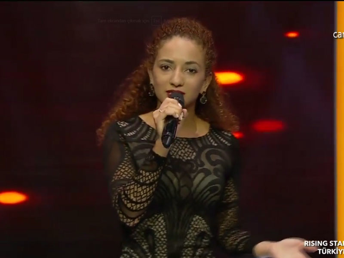 Sophia Iraquei Houssaini \'La Vie En Rose \'