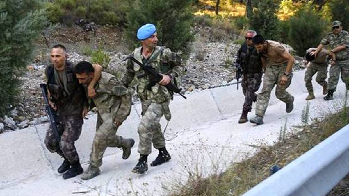 Suikastçi Darbeciler Kendi Aralarında Teslim Olup Olmamayı Tartışmışlar