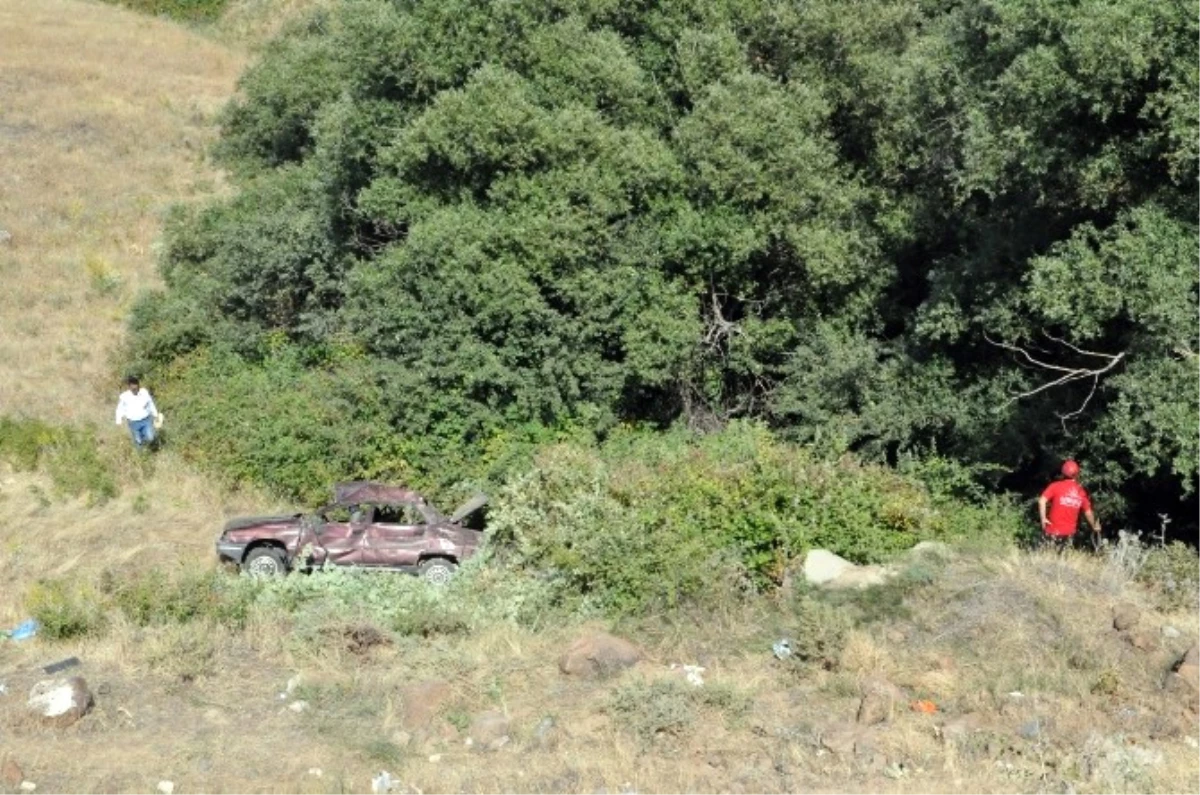 Tunceli-Elazığ Karayolunda Otomobil Uçuruma Yuvarlandı: 9 Yaralı