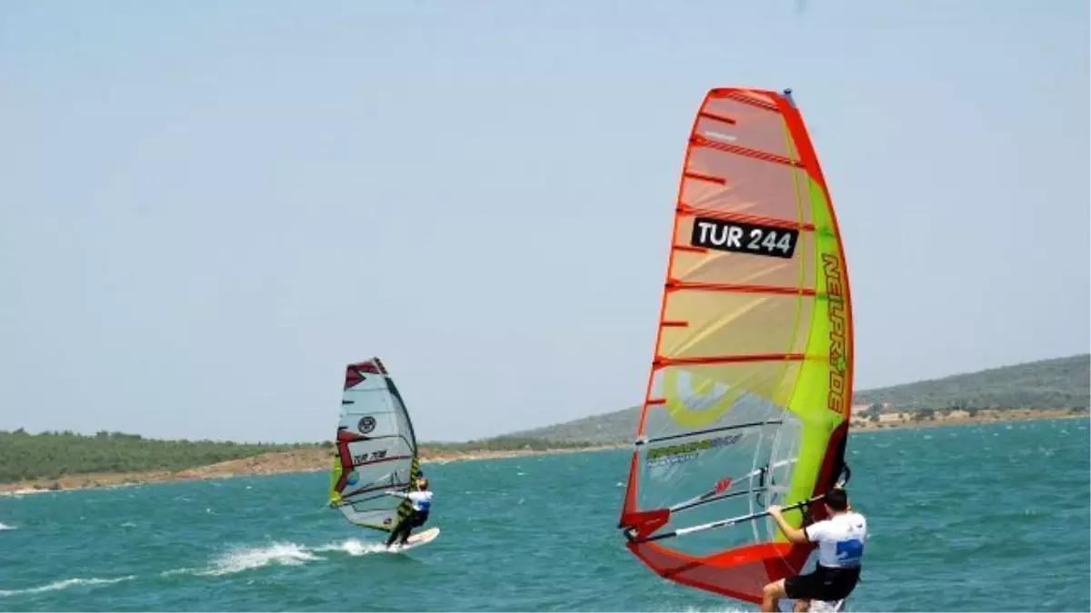 Türkiye Windsurf Ligi Rüzgârı Dikili\'de Esecek