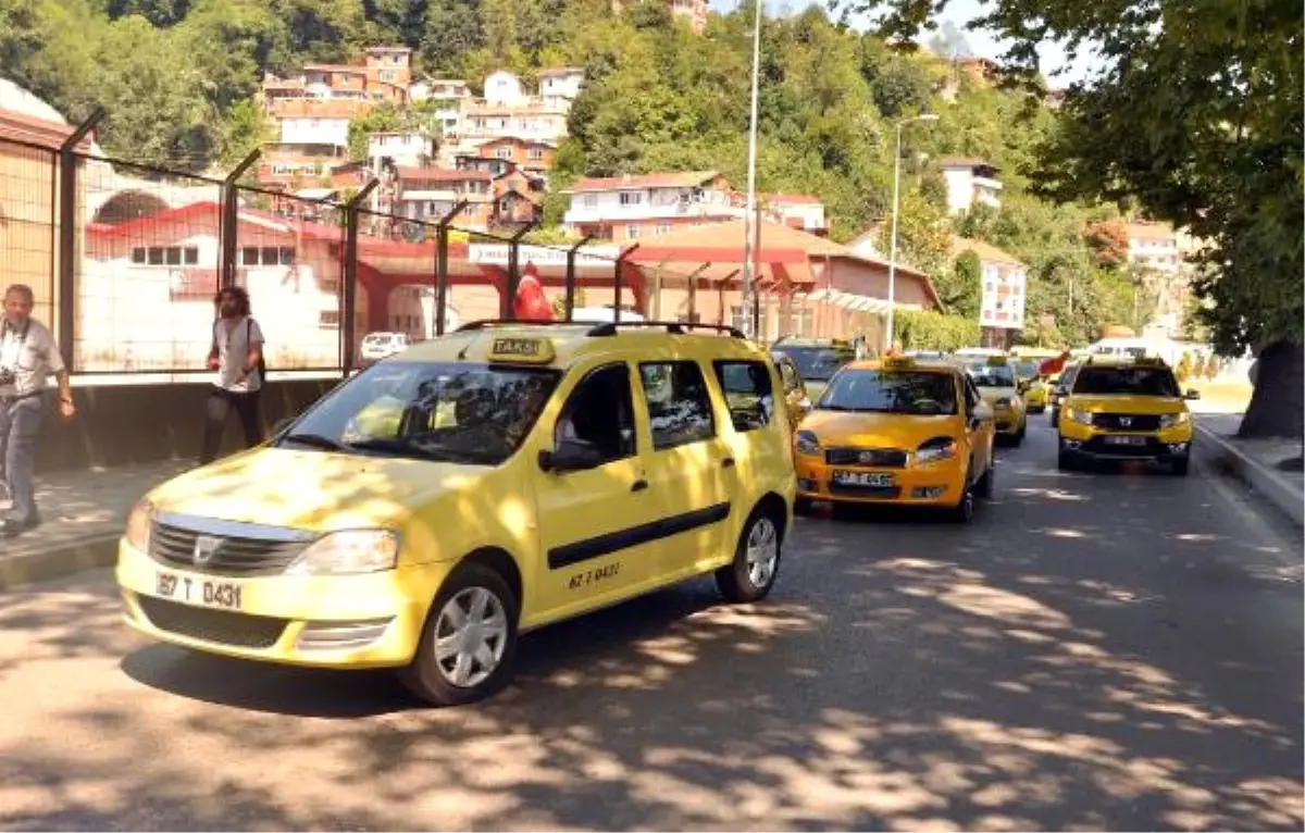 Zonguldak\'ta Taksicilerin Darbe Girişimi Protestosu