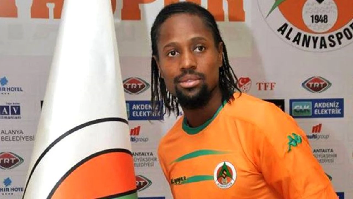 Abdoulaye Ba, Alanyaspor\'a İmza Attı