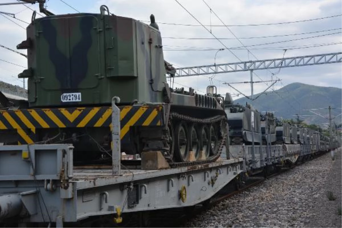 Askeri Araç ve Mühimmat Yüklü Tren 11 Gündür Bilecik Garı\'nda Bekliyor