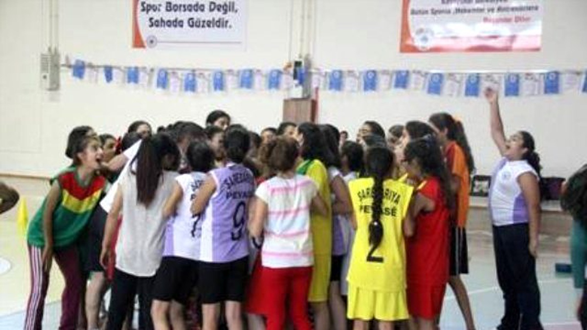 Çocuklar Yaz Spor Okullarında Tatilin Keyfini Çıkarıyor
