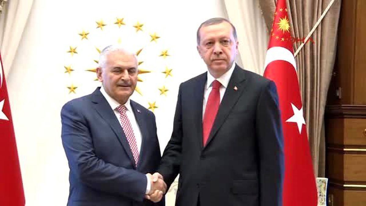 Cumhurbaşkanı Erdoğan, Başbakan ve Genelkurmay Başkanı ile Görüşüyor
