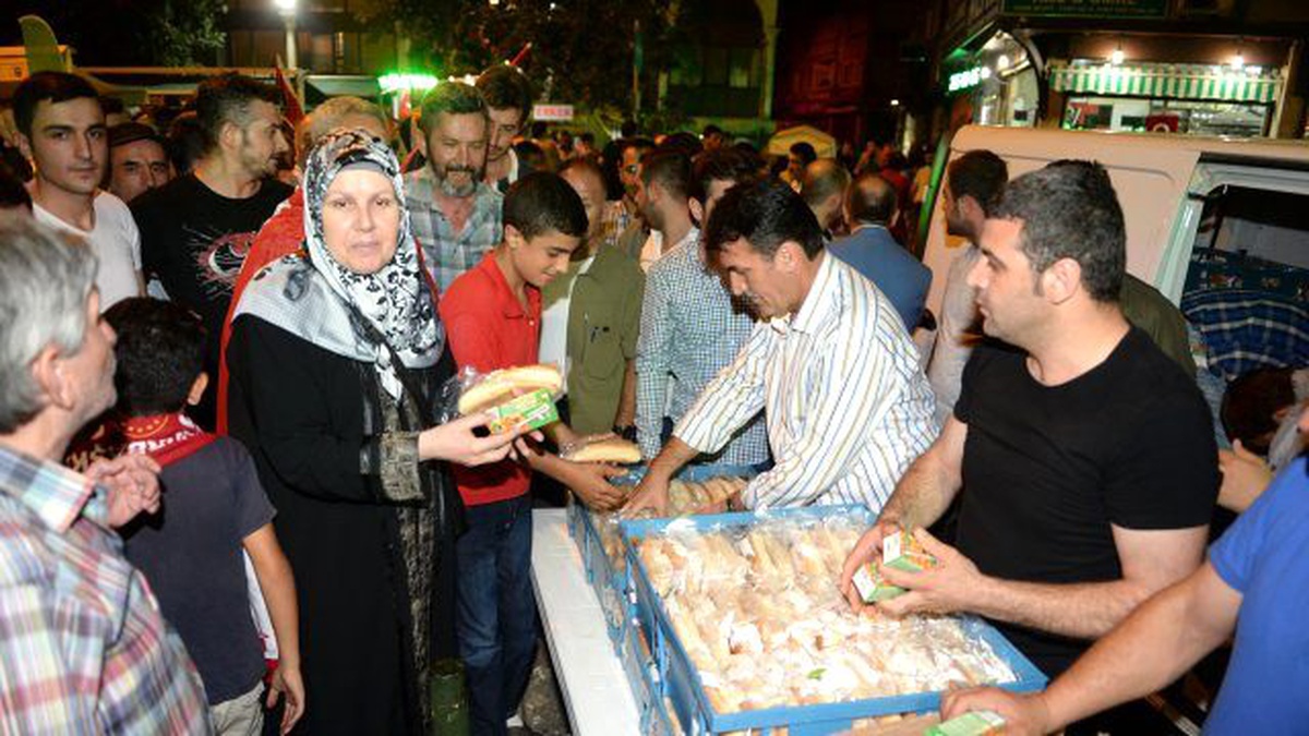Demokrasinin Temel Taşlarından Demokrasi Nöbeti
