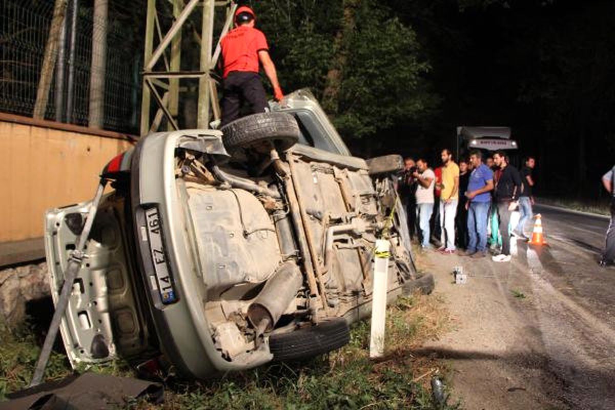 Devrilen Otomobilin Sürücüsü Yaralandı
