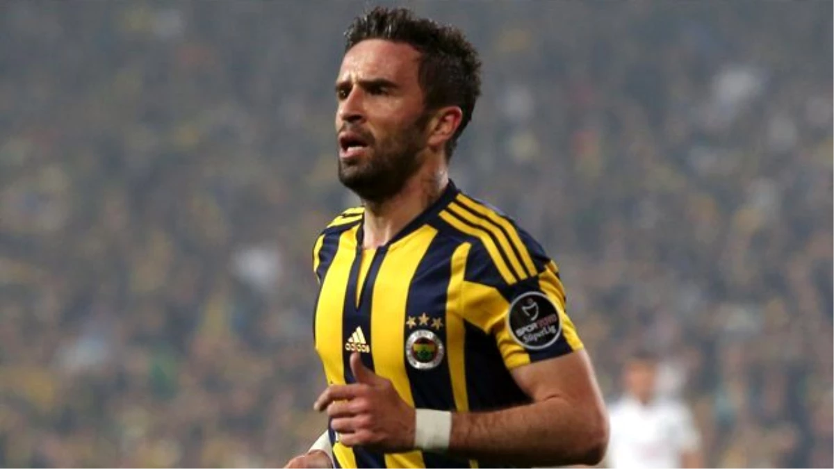 Fenerbahçe, Gökhan Gönül\'ün Fotoğrafını Beyaz Kağıtla Kapladı