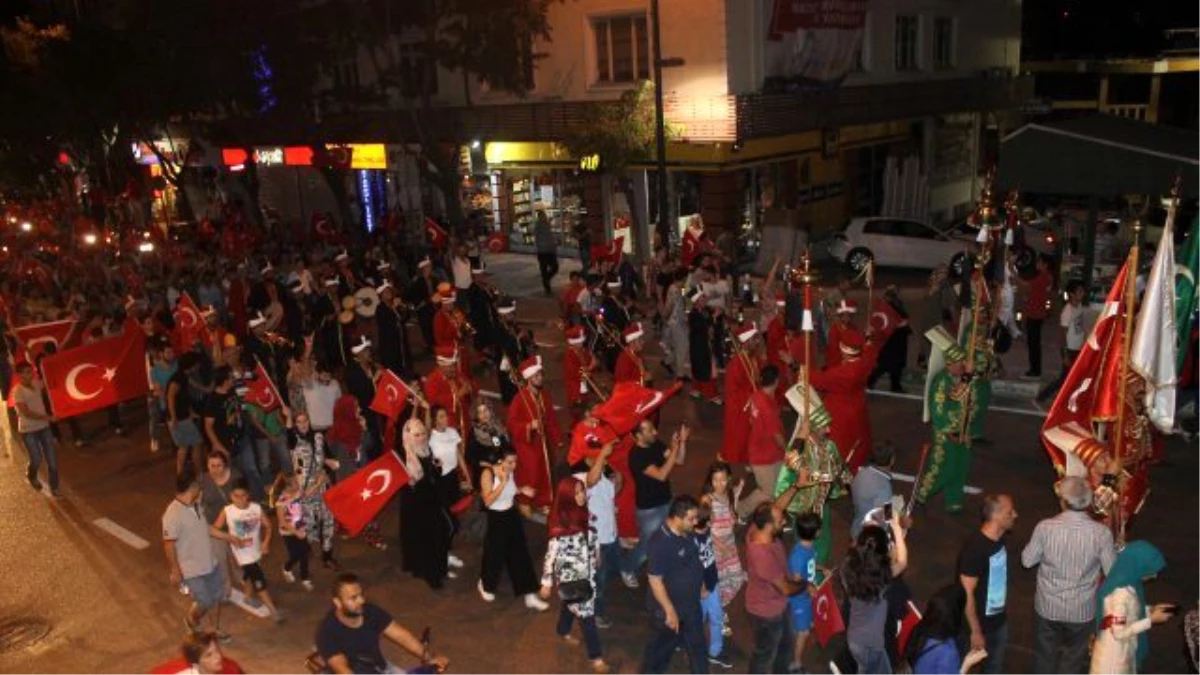 Gürsulular Demokrasi Nöbetine Damgasını Vurdu