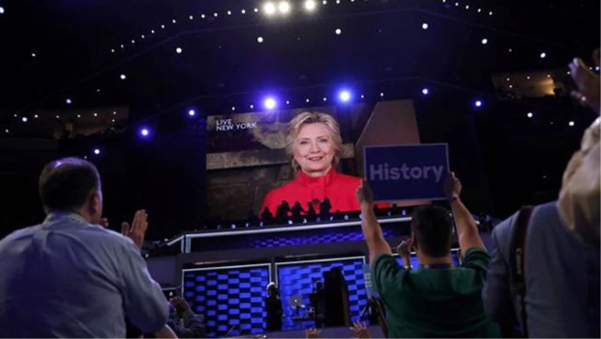 Hillary Clinton ABD\'nin İlk Kadın Başkan Adayı