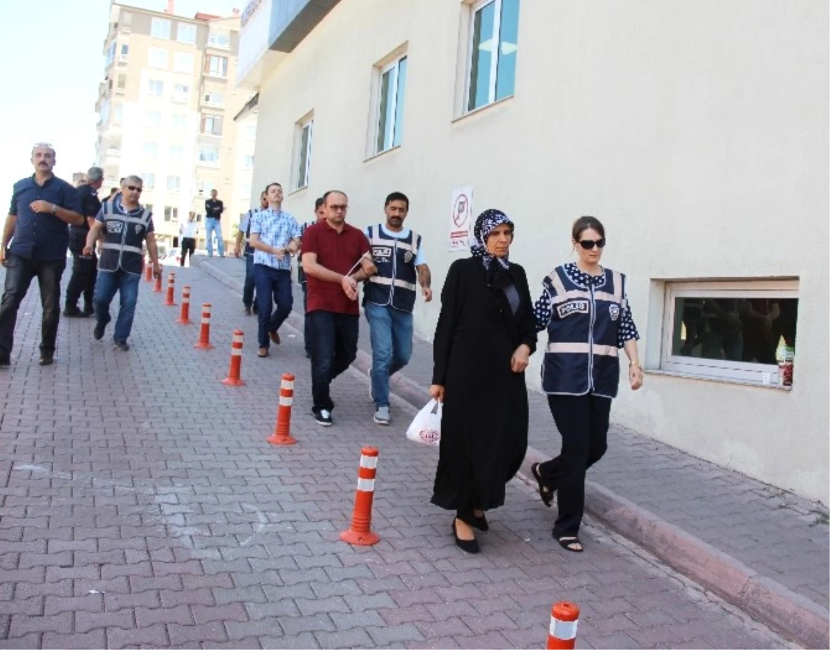 Kayseri\'de Gözaltına Alınan 15 Fetö İmamı Mahkemeye Sevk Edildi