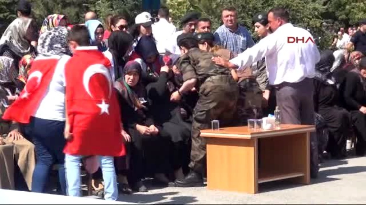 Şehit Polis Memuru Ahmet Demir Son Yolculuğuna Uğurlandı