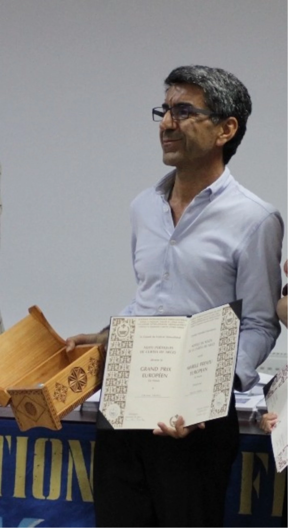 Prof. Dr. Hasan Erkek\'e "Avrupa Büyük Şiir" Ödülü