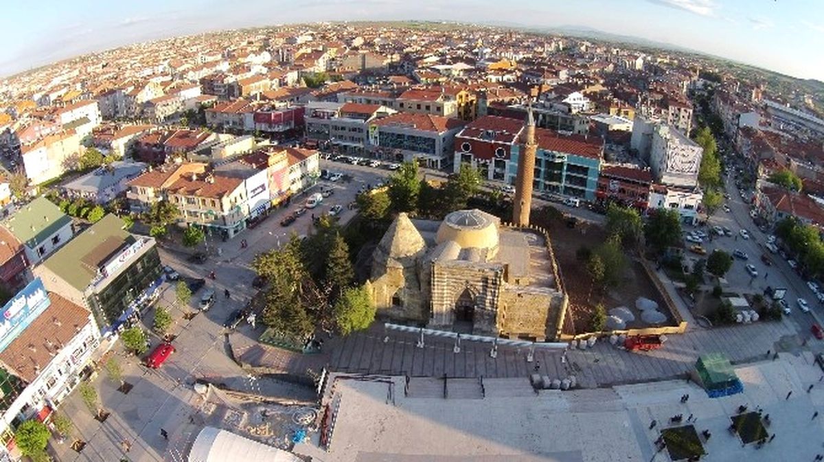 Radyocular Gazeteciler Televizyoncular Cemiyetinden Cacabey Meydanının Adının Değiştirilmesi Önerisi