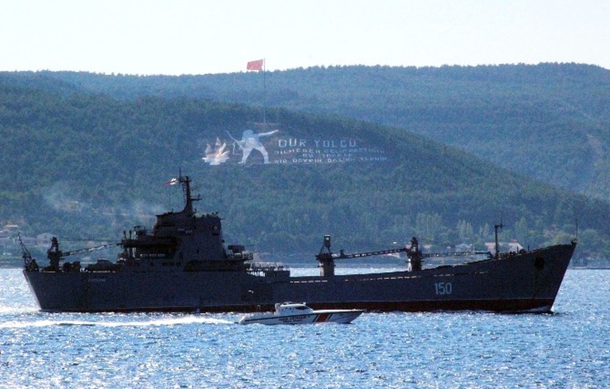 Rus Savaş Gemileri Çanakkale Boğazı\'ndan Geçti