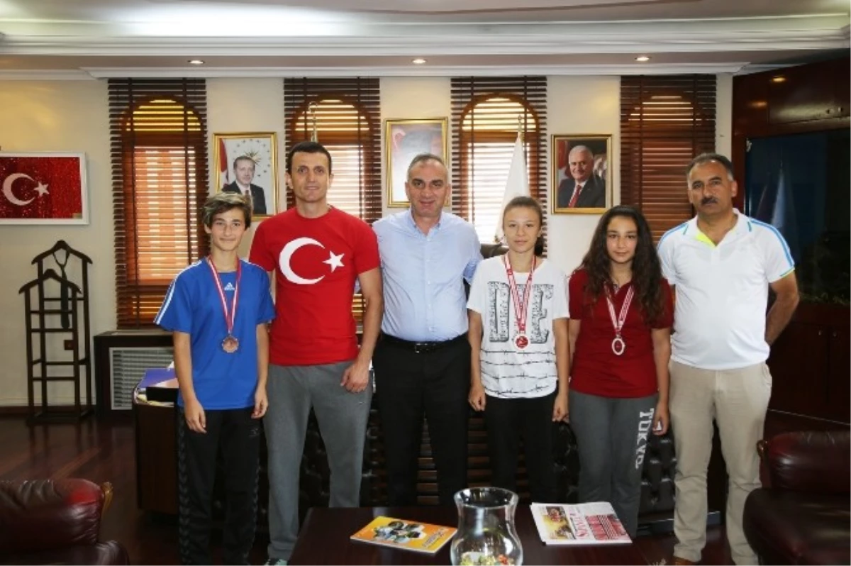 Sapancalı Kickbokscular Türkiye Şampiyonması\'ndan Dereceyle Döndü