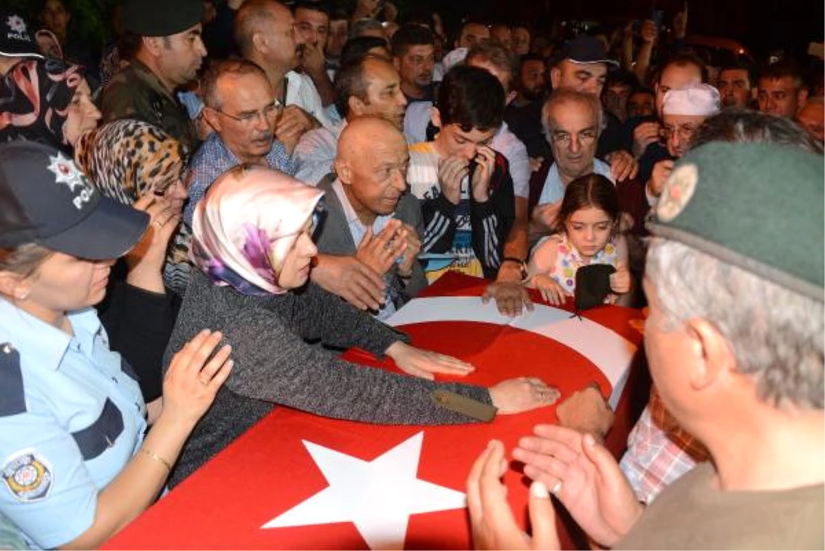 Şehit Polisin Cenazesi Memleketi Konya\'ya Getirildi